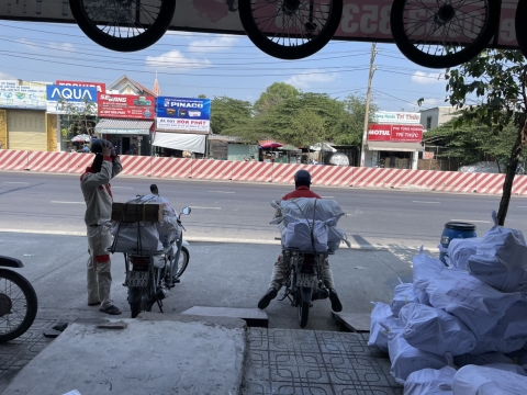 Giao 800 bánh xe cao su Tại nhà máy Bình Chánh - TP. HCM